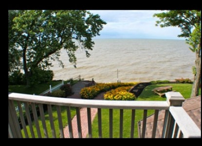 Lake Front Suite Hot Tub