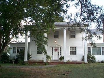On Keegan Pond Bed and Breakfast - Fredericksburg, Virginia