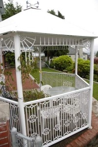 A Harbor View Inn canopy
