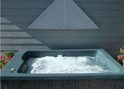 Elm Creek Manor Spa Resort, jacuzzi  