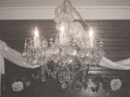 Miss Lissia's Carraige House chandelier