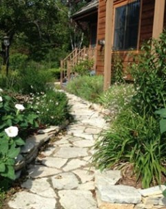 Chanticleer Guest House-Walking path