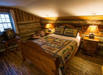 Pilot Knob Inn Cabin 2