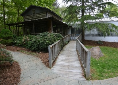 Pilot Knob Inn Main Suite Location