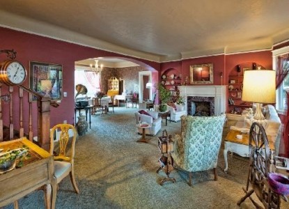 The Maxwell House Bed and Breakfast Inn accomodations