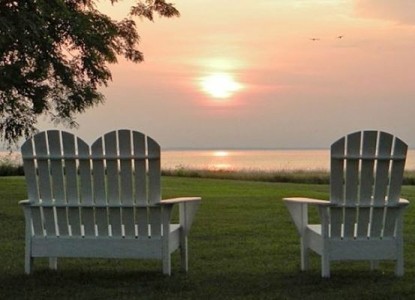 Black Walnut Point Inn white chairs