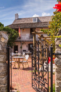 Bayfront Marine House, baqlcony and patio