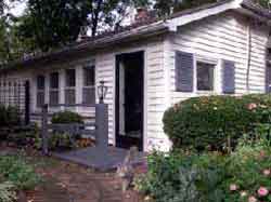 Pinecrest Cottage & Gardens