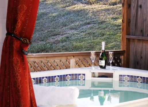 Tuscan Cottage Hot Tub