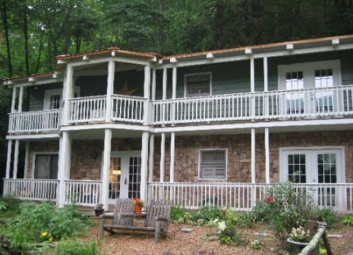 Timberwolf Creek Bed & Breakfast - Maggie Valley, North Carolina