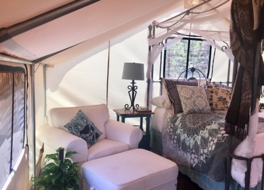 Safari Glamping Tent with Private Bathroom and Hottub
